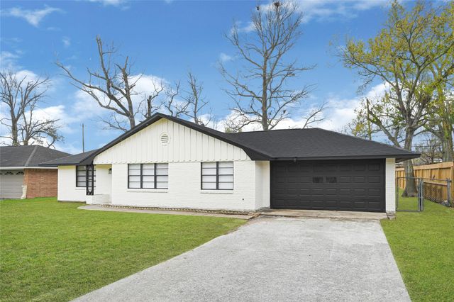 8931 Blankenship Drive, Houston, TX 77080