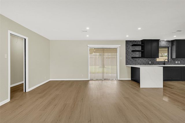 8931 Blankenship Drive, Houston, TX 77080