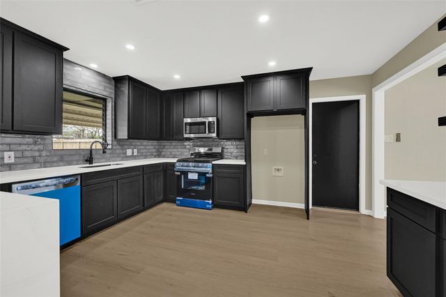 8931 Blankenship Drive, Houston, TX 77080