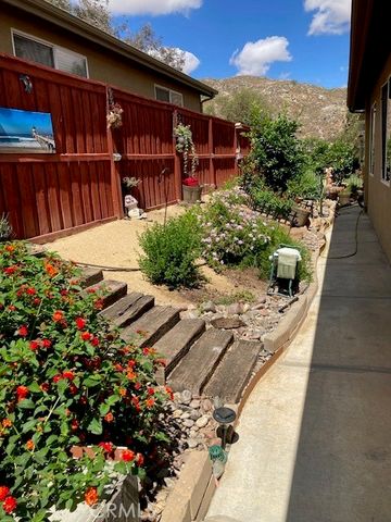 8840 Duval Lane, Hemet, CA 92545
