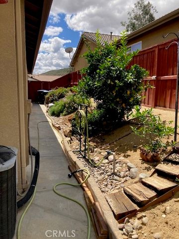 8840 Duval Lane, Hemet, CA 92545