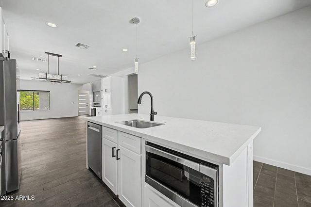2312 E Curnow Drive, Phoenix, AZ 85016