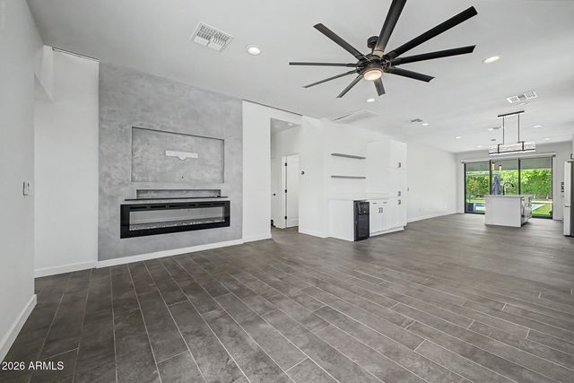 2312 E Curnow Drive, Phoenix, AZ 85016
