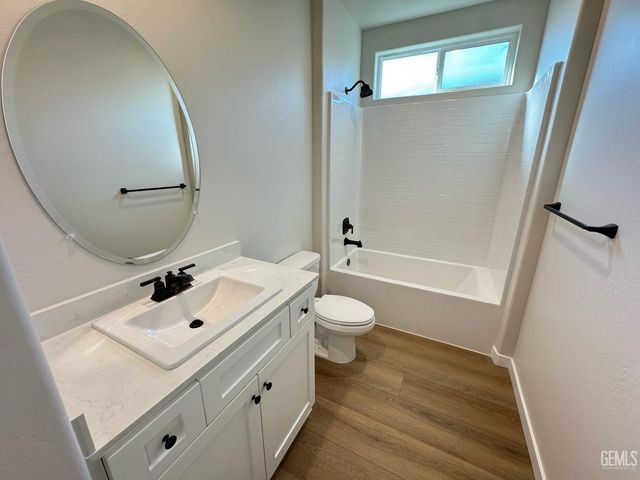 11104 Alcazar Avenue, Bakersfield, CA 93311