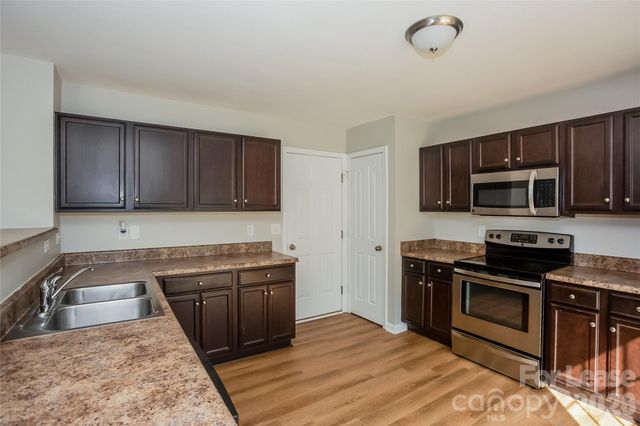 4308 Grant Martin Drive, Charlotte, NC 28208