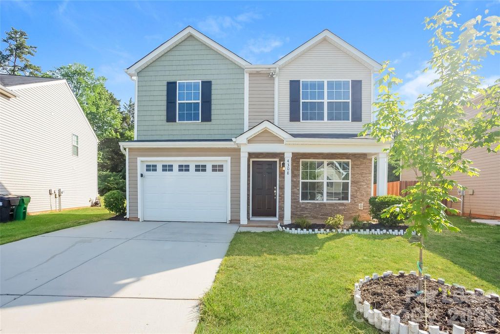 4308 Grant Martin Drive, Charlotte, NC 28208