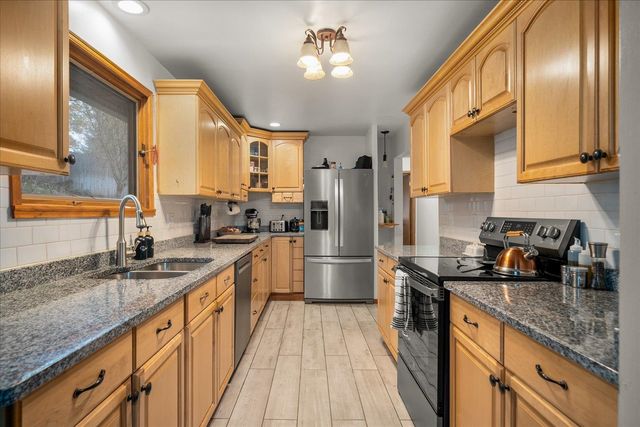 15908 N Azure Dr, Spokane, WA 99208