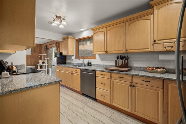 15908 N Azure Dr, Spokane, WA 99208