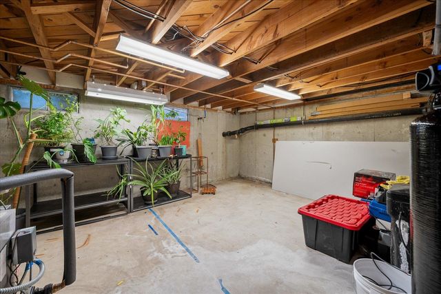 15908 N Azure Dr, Spokane, WA 99208