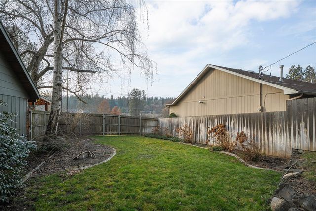 15908 N Azure Dr, Spokane, WA 99208