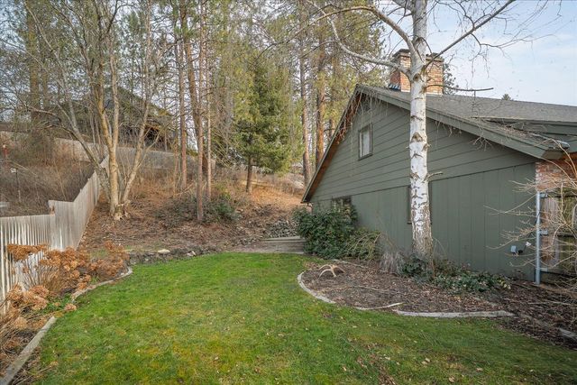 15908 N Azure Dr, Spokane, WA 99208