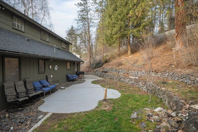 15908 N Azure Dr, Spokane, WA 99208