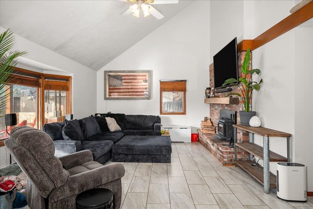 15908 N Azure Dr, Spokane, WA 99208