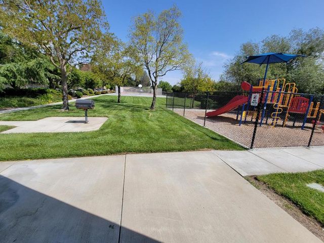 801 Nash Road A9, Hollister, CA 95023
