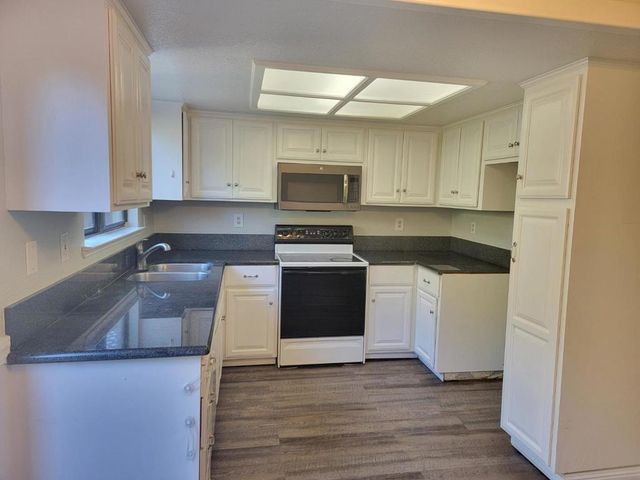 801 Nash Road A9, Hollister, CA 95023