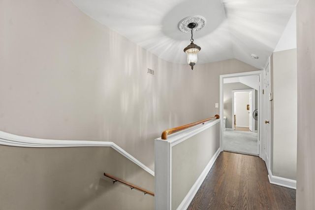 2105 W 50th Terrace, Mission Woods, KS 66205