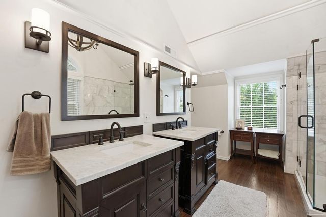 2105 W 50th Terrace, Mission Woods, KS 66205