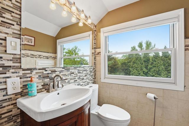 2105 W 50th Terrace, Mission Woods, KS 66205