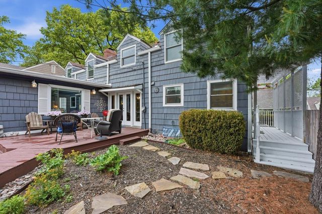 2105 W 50th Terrace, Mission Woods, KS 66205