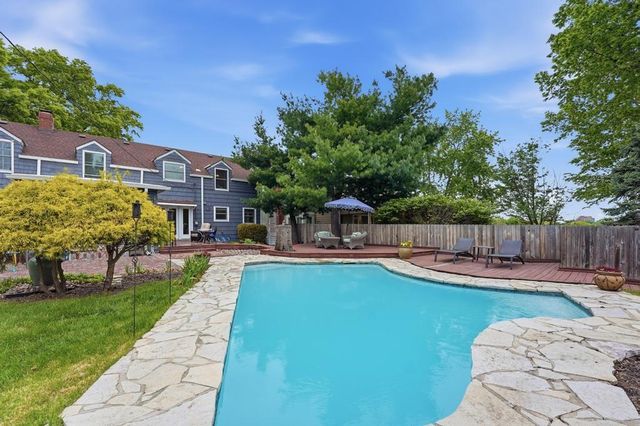 2105 W 50th Terrace, Mission Woods, KS 66205