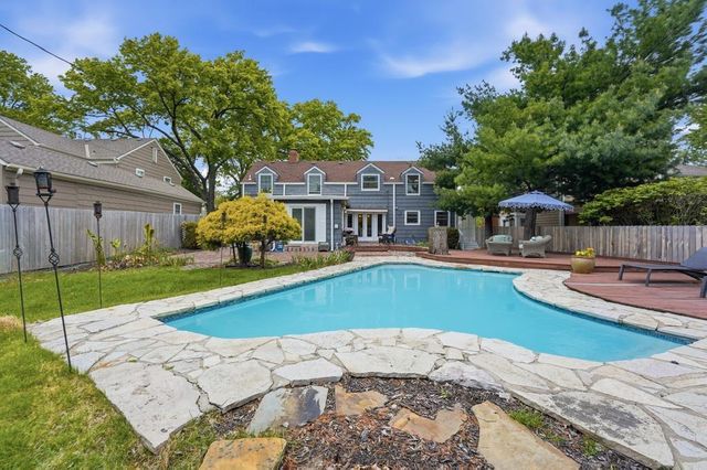 2105 W 50th Terrace, Mission Woods, KS 66205