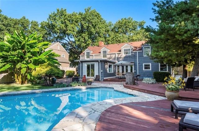 2105 W 50th Terrace, Mission Woods, KS 66205