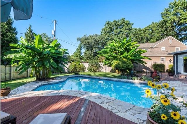 2105 W 50th Terrace, Mission Woods, KS 66205