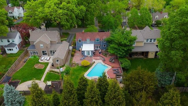 2105 W 50th Terrace, Mission Woods, KS 66205