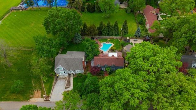 2105 W 50th Terrace, Mission Woods, KS 66205