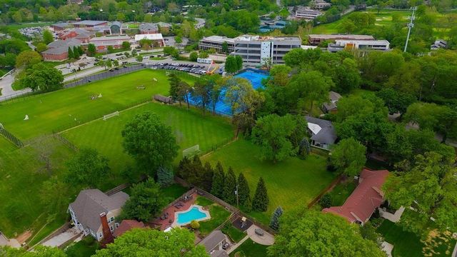 2105 W 50th Terrace, Mission Woods, KS 66205