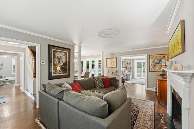 2105 W 50th Terrace, Mission Woods, KS 66205