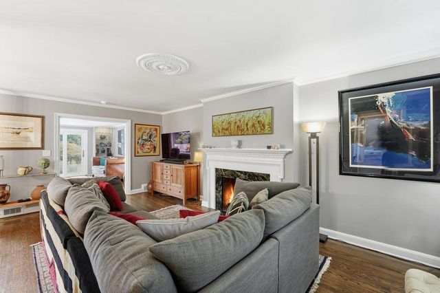 2105 W 50th Terrace, Mission Woods, KS 66205