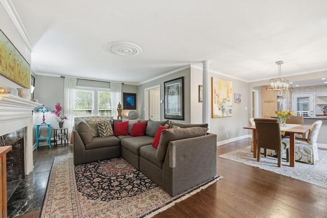 2105 W 50th Terrace, Mission Woods, KS 66205