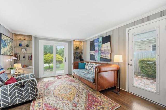 2105 W 50th Terrace, Mission Woods, KS 66205