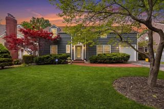 2105 W 50th Terrace, Mission Woods, KS 66205