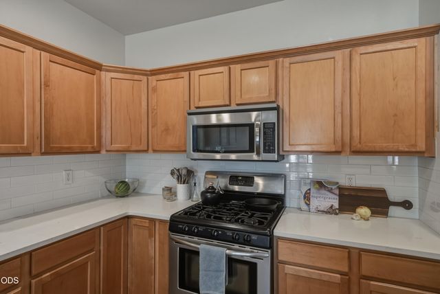 2048 NE Cradle Mountain Way, Bend, OR 97701