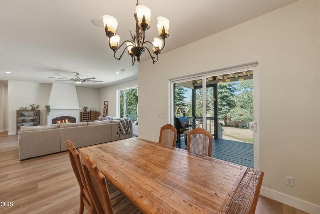 2048 NE Cradle Mountain Way, Bend, OR 97701