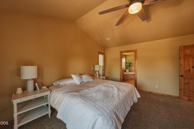 2048 NE Cradle Mountain Way, Bend, OR 97701