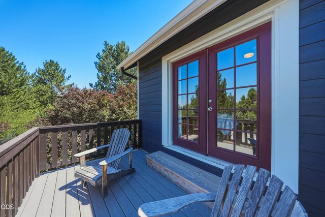2048 NE Cradle Mountain Way, Bend, OR 97701
