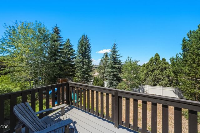 2048 NE Cradle Mountain Way, Bend, OR 97701
