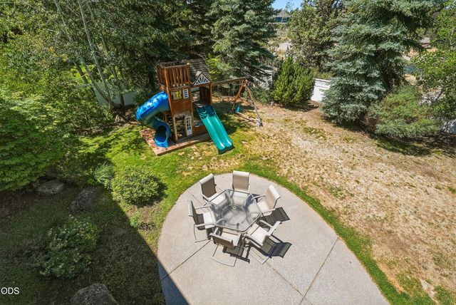 2048 NE Cradle Mountain Way, Bend, OR 97701