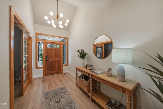 2048 NE Cradle Mountain Way, Bend, OR 97701