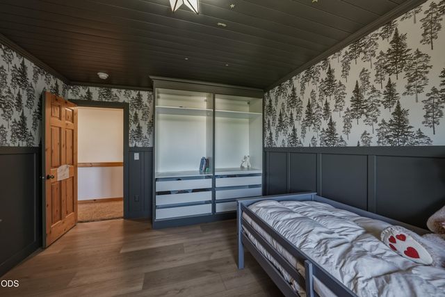 2048 NE Cradle Mountain Way, Bend, OR 97701