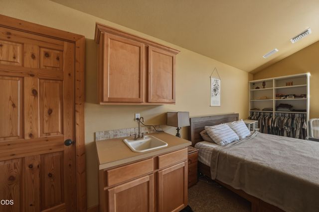 2048 NE Cradle Mountain Way, Bend, OR 97701