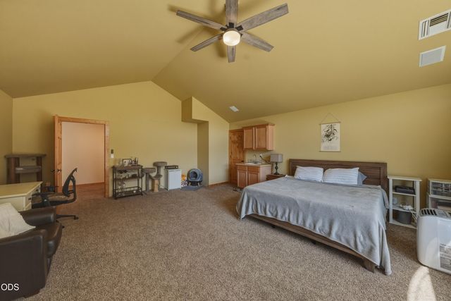 2048 NE Cradle Mountain Way, Bend, OR 97701