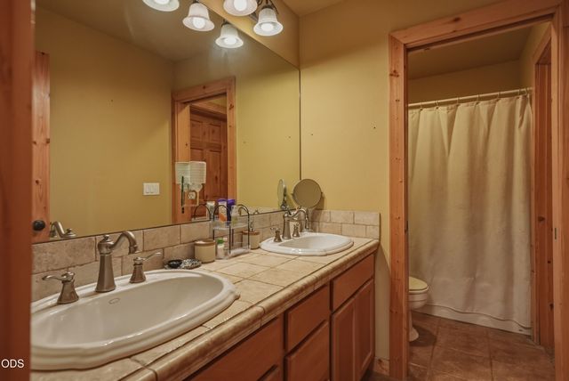 2048 NE Cradle Mountain Way, Bend, OR 97701