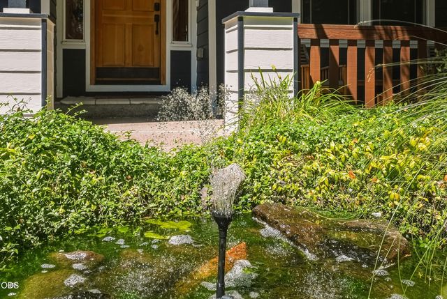 2048 NE Cradle Mountain Way, Bend, OR 97701