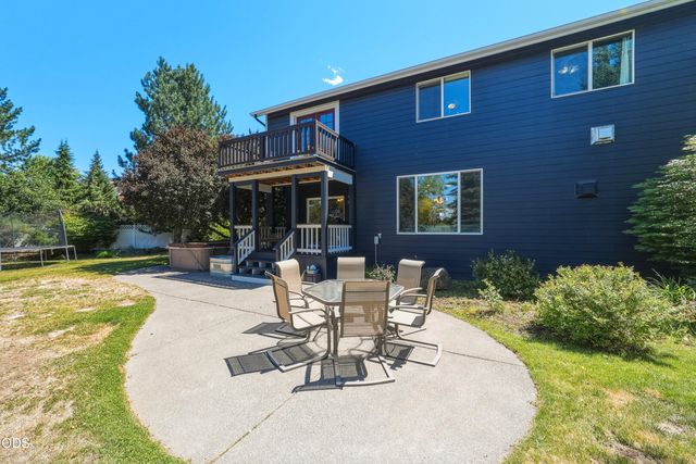 2048 NE Cradle Mountain Way, Bend, OR 97701