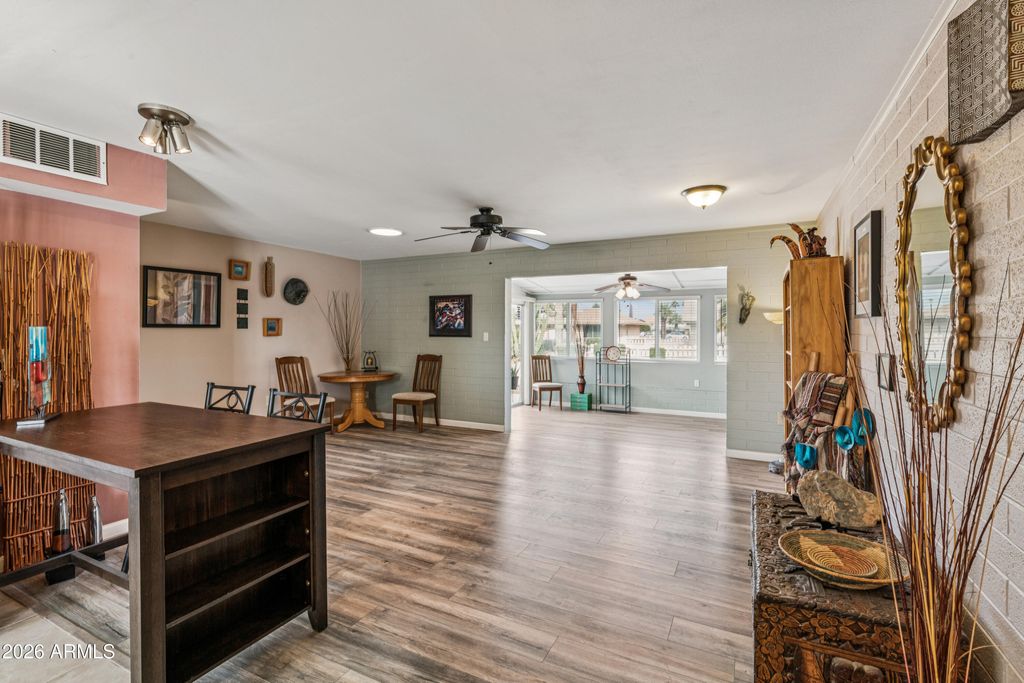 11012 W ABBOTT Avenue, Sun City, AZ 85351