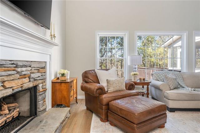 210 Glenhaven Way, Woodstock, GA 30188